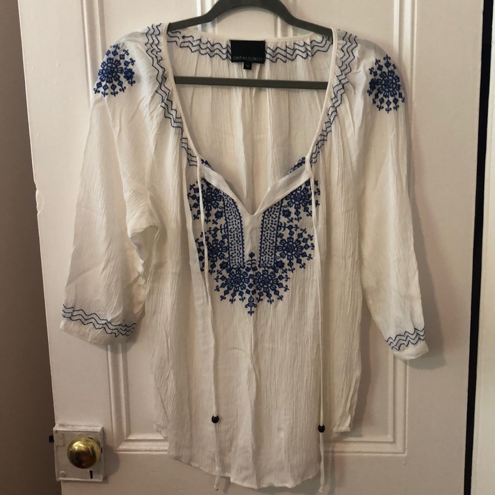 White blouse MUST BE PART OF A BUNDLE